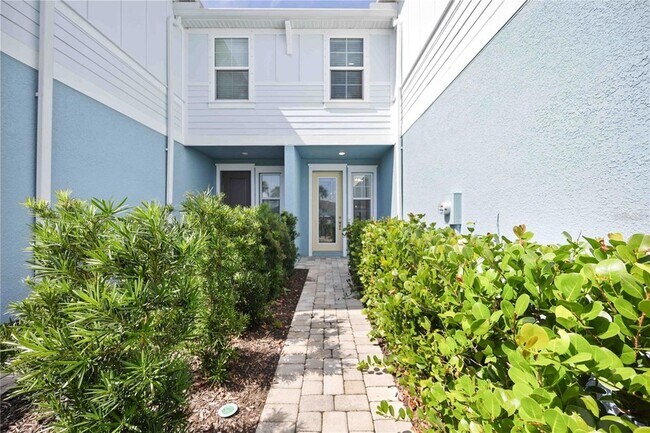 Building Photo - 3040 Via Sienna Cir