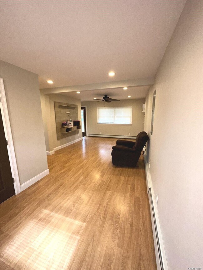 Foto del edificio - 16 Walnut Ln