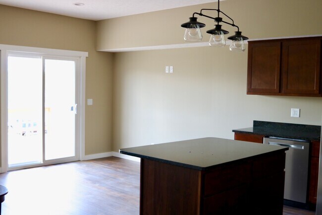 Foto del edificio - 3 Honey Locust Ln