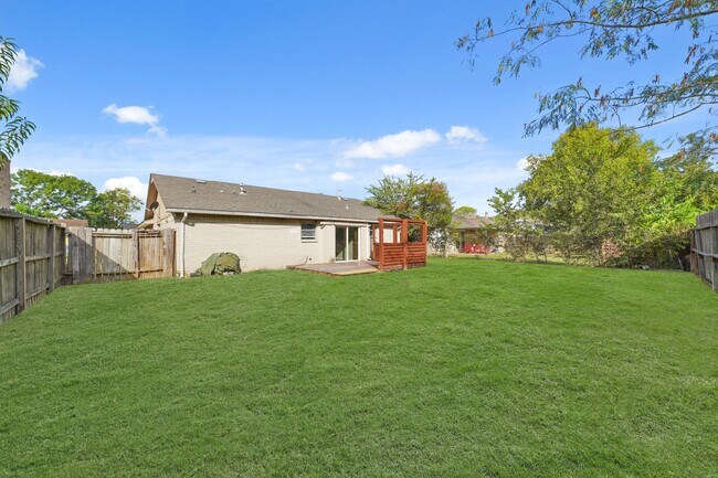 Foto del edificio - 7227 Colima Dr