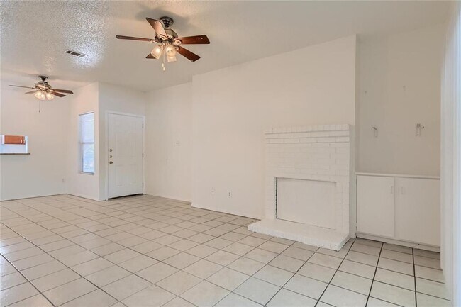 Building Photo - 2503 W Slaughter Ln