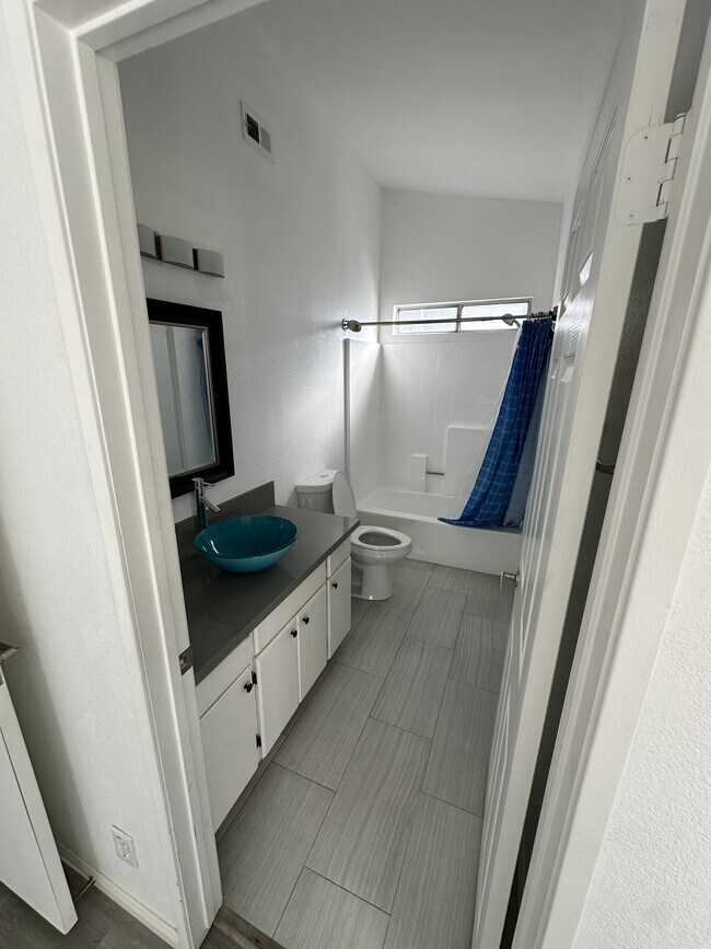 Foto del edificio - 4732 Katrina Pl