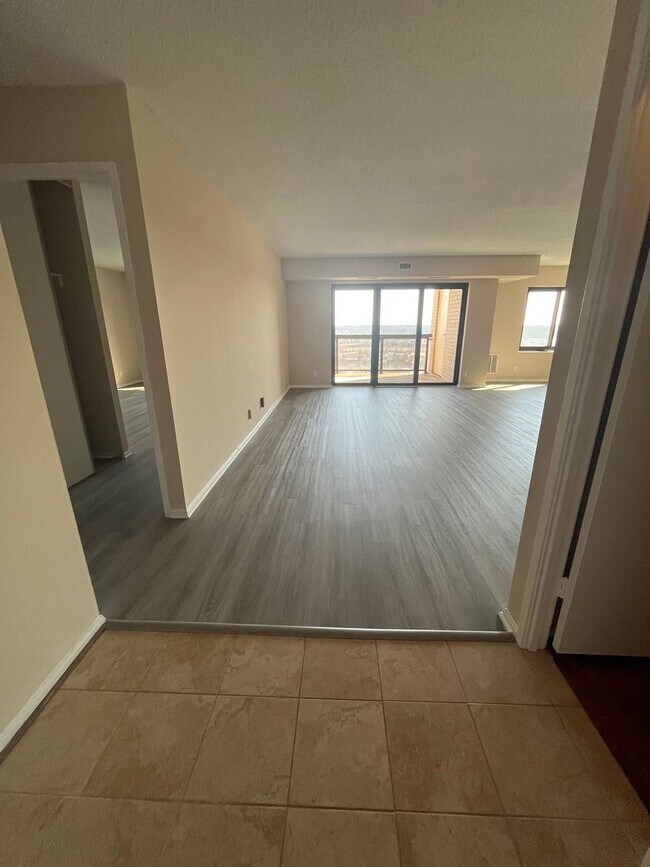 Foto del edificio - 203 Yoakum Pkwy