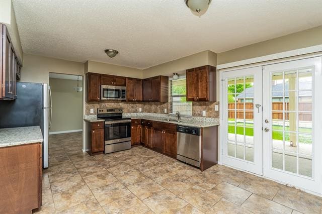 Building Photo - 2437 Channing Dr