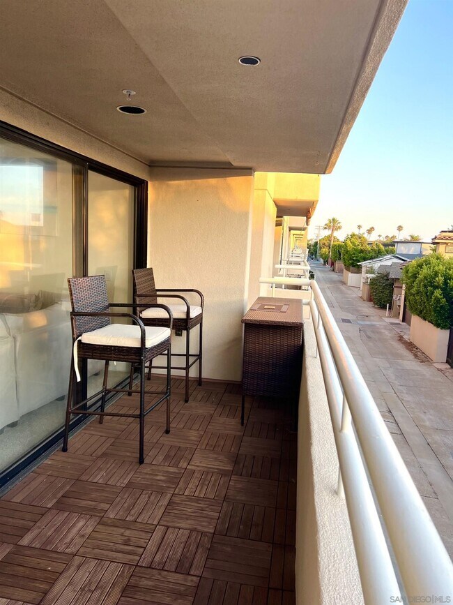 Foto del edificio - 5726 La Jolla Blvd