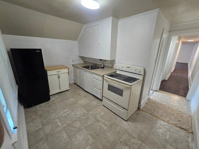 Building Photo - 1533 S 13th St