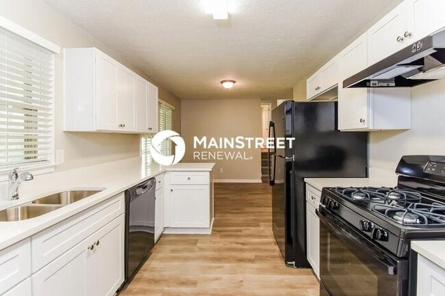 Building Photo - 4 Bedroom Pet-Friendly Home in ACWORTH, GA...