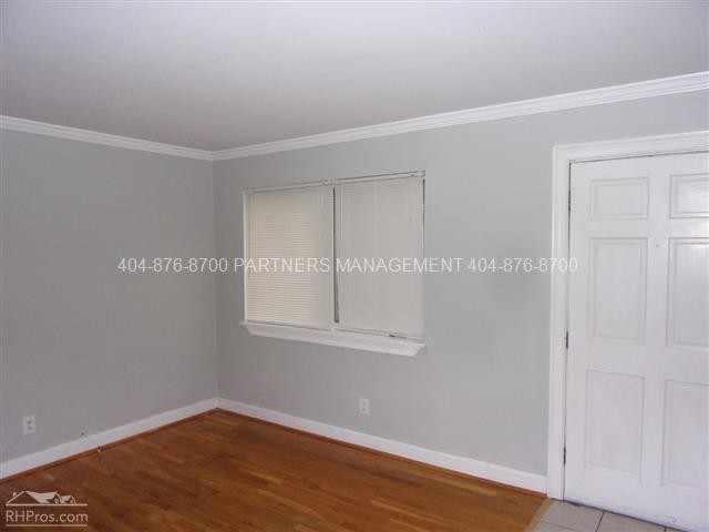 Building Photo - 417 10th St NW