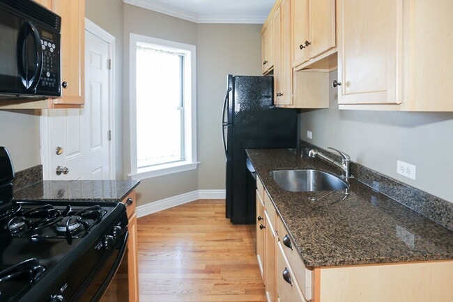 Foto del edificio - 1208 W Waveland Ave