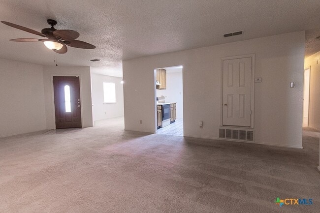 Building Photo - 2018 Newton Dr