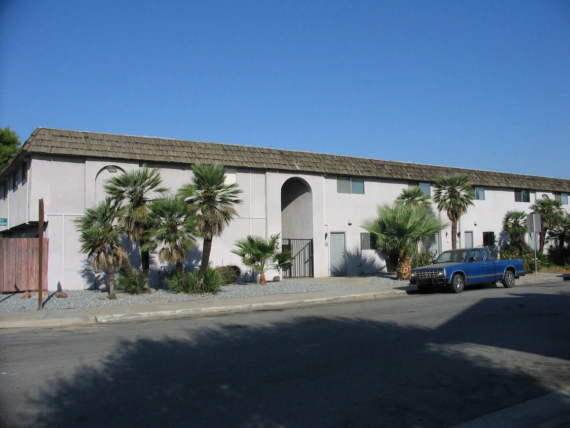 Building Photo - Westchester Townhouses