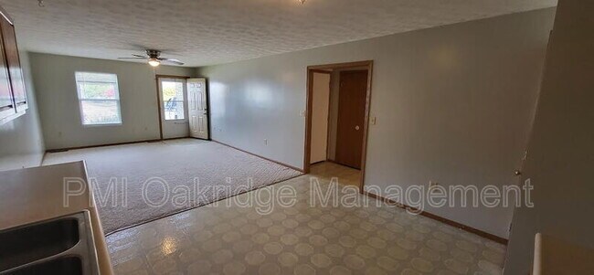 Foto del edificio - 765 Campbell Rd