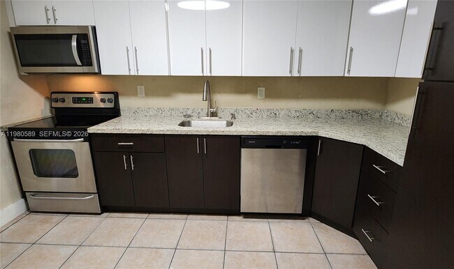 Foto del edificio - 880 E 26th St