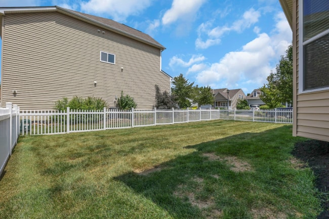 Building Photo - 5912 Danann Dr
