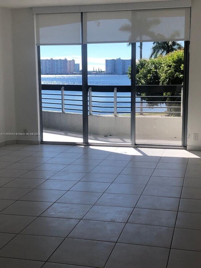 Foto del edificio - 19101 Mystic Pointe Dr