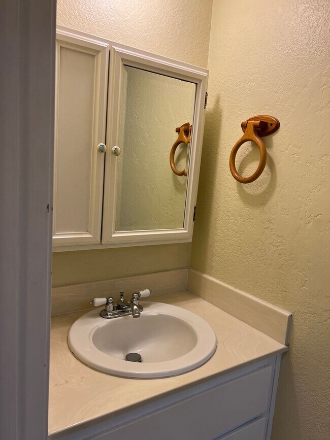 Foto del edificio - Available now! South Davis Townhome On Ver...