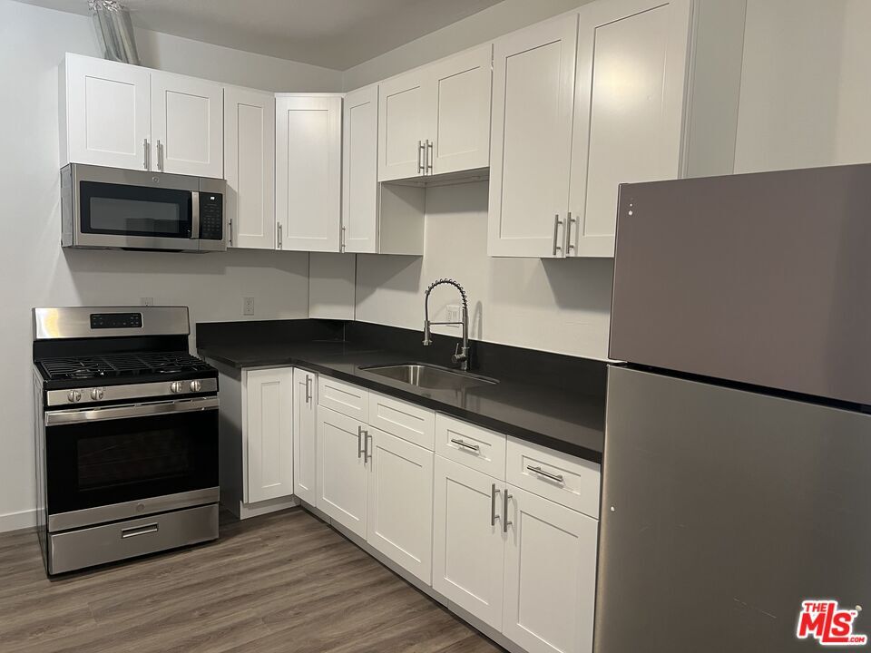 Foto principal - 233 N Park View St