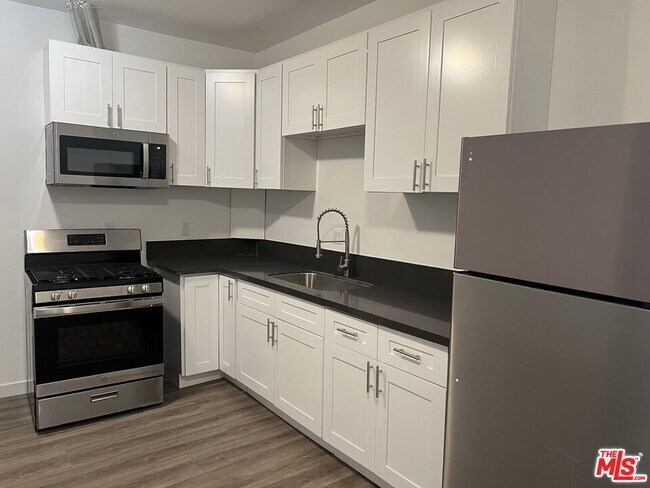 Foto del edificio - 233 N Park View St