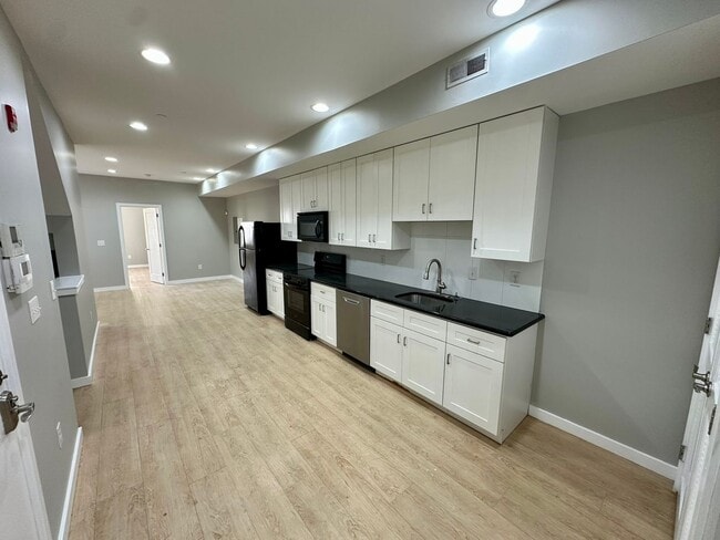 Building Photo - 1507 W Oxford St