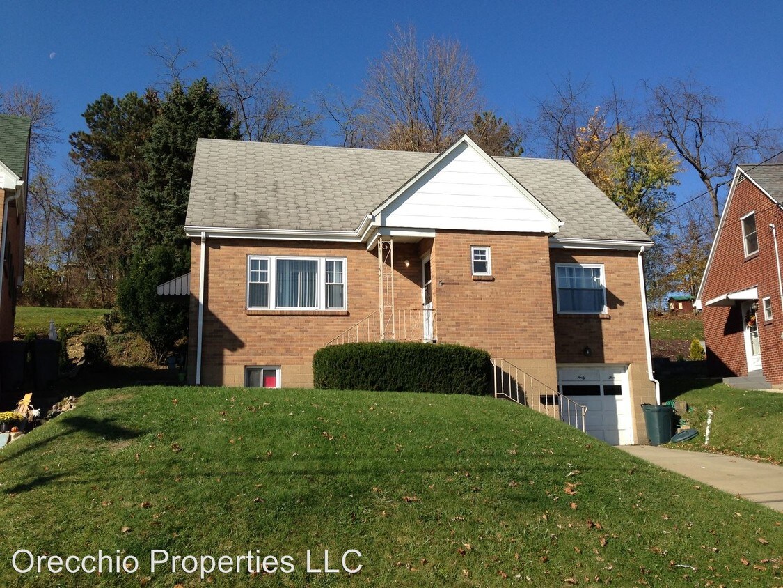 4 br, 2 bath House 145 Circle Drive House Rental in Weirton, WV