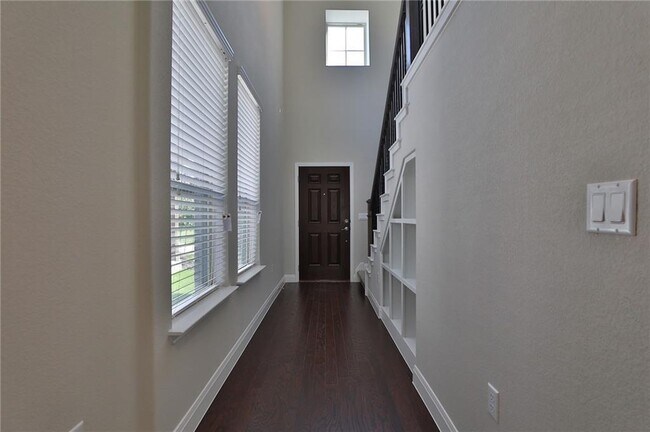 Building Photo - 10606 Turnbull Loop