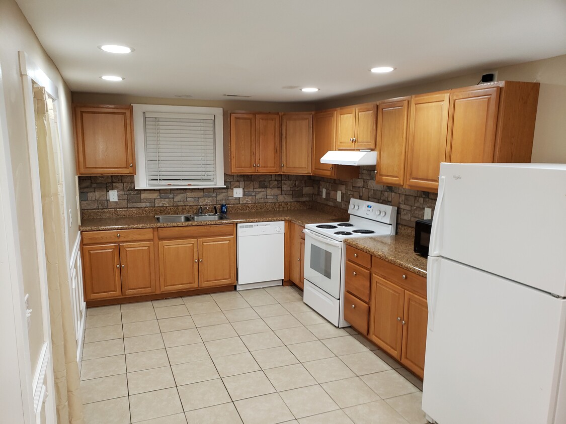 Foto principal - 1703 Wright Blvd