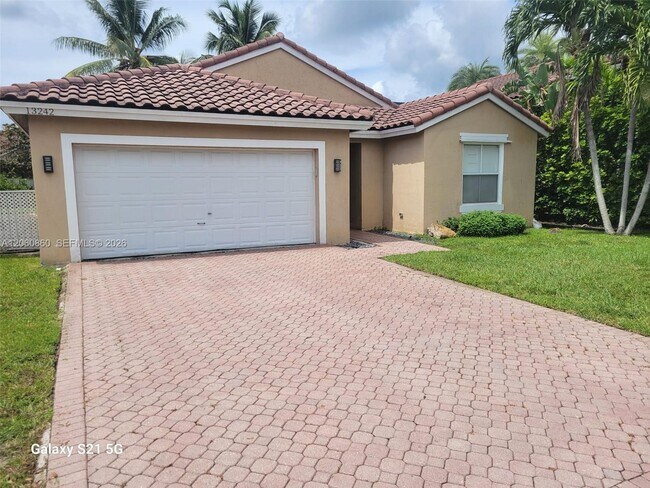Foto del edificio - 13242 SW 146th St