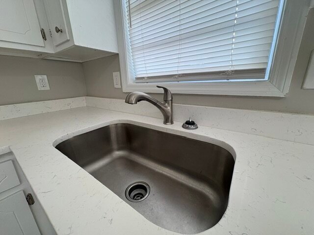 Foto del edificio - 8116 Trafalgar Way