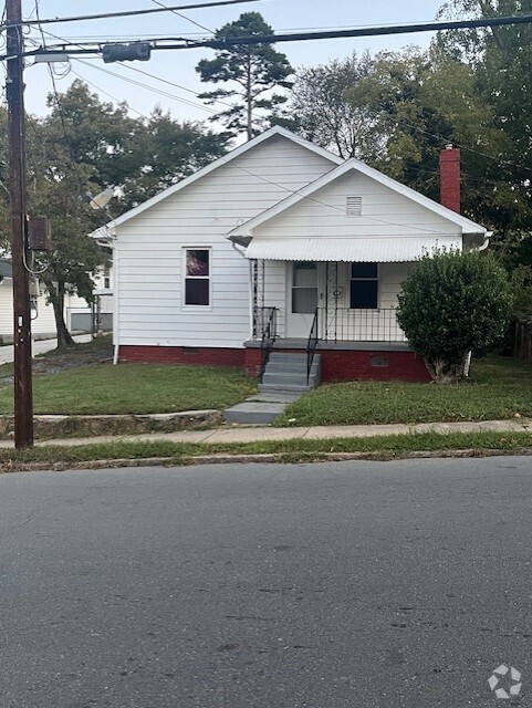 Building Photo - 1815 NE 25th St