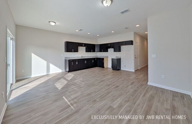 Foto del edificio - 6021 Carolines Ct