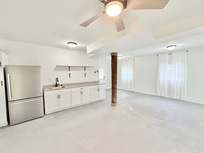 Building Photo - 1698 Redfish Point Rd