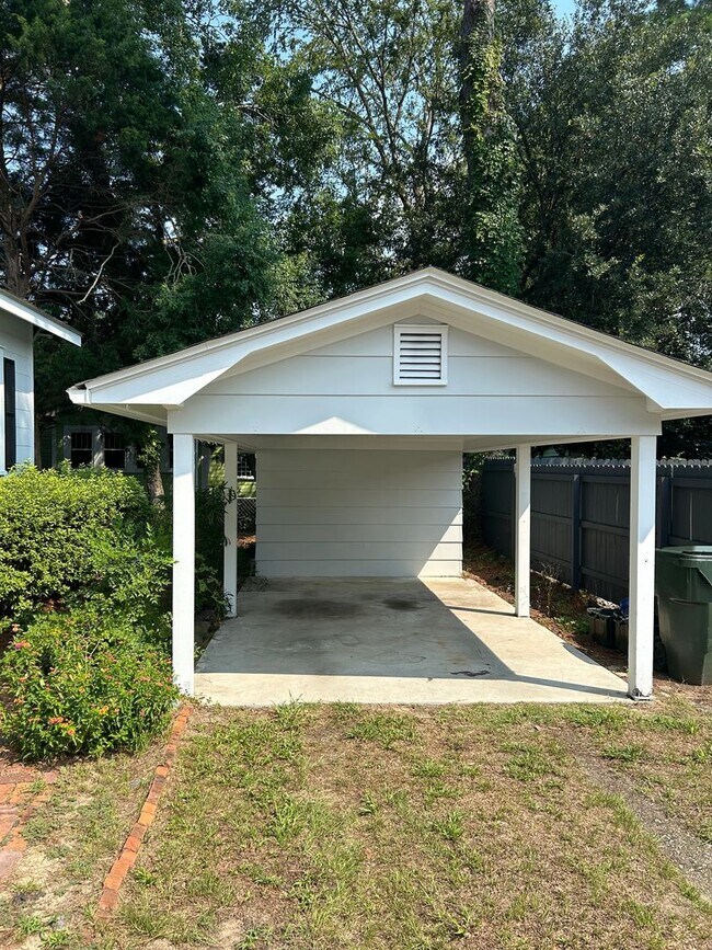 Building Photo - CHARMER LOCATED IN THE HEART OF DOWNTOWN CONWAY
