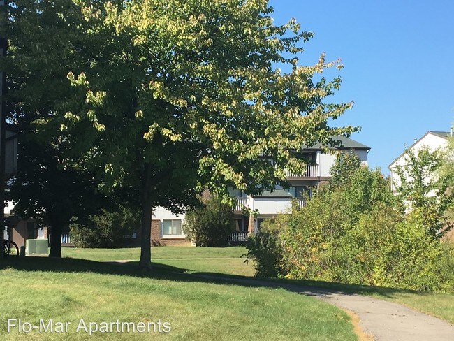 Foto del edificio - 1 br, 1 bath Room For Rent - 2973 W. Clark Rd
