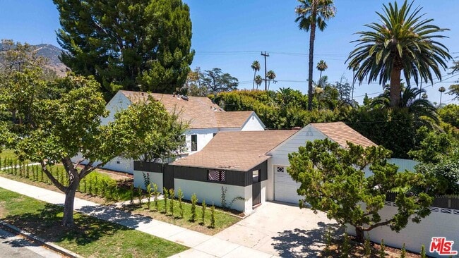 Building Photo - 1722 Bel Aire Dr