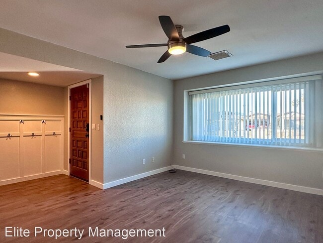 Building Photo - 3 br, 2 bath House - 233 E Rader Ave