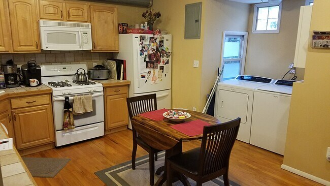 kitchen - 1026 S 6th St