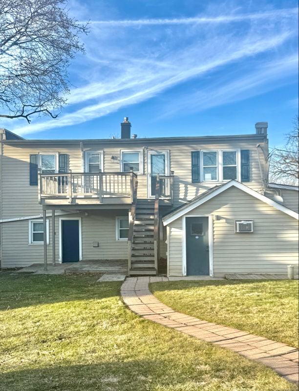 Building Photo - 622 Milwaukee St