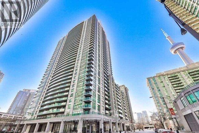 Building Photo - 19 Grand Trunk Crescent
