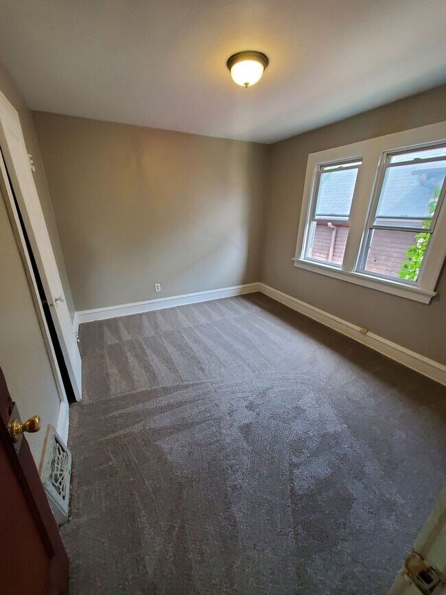 Foto del edificio - 3276 N 44th St