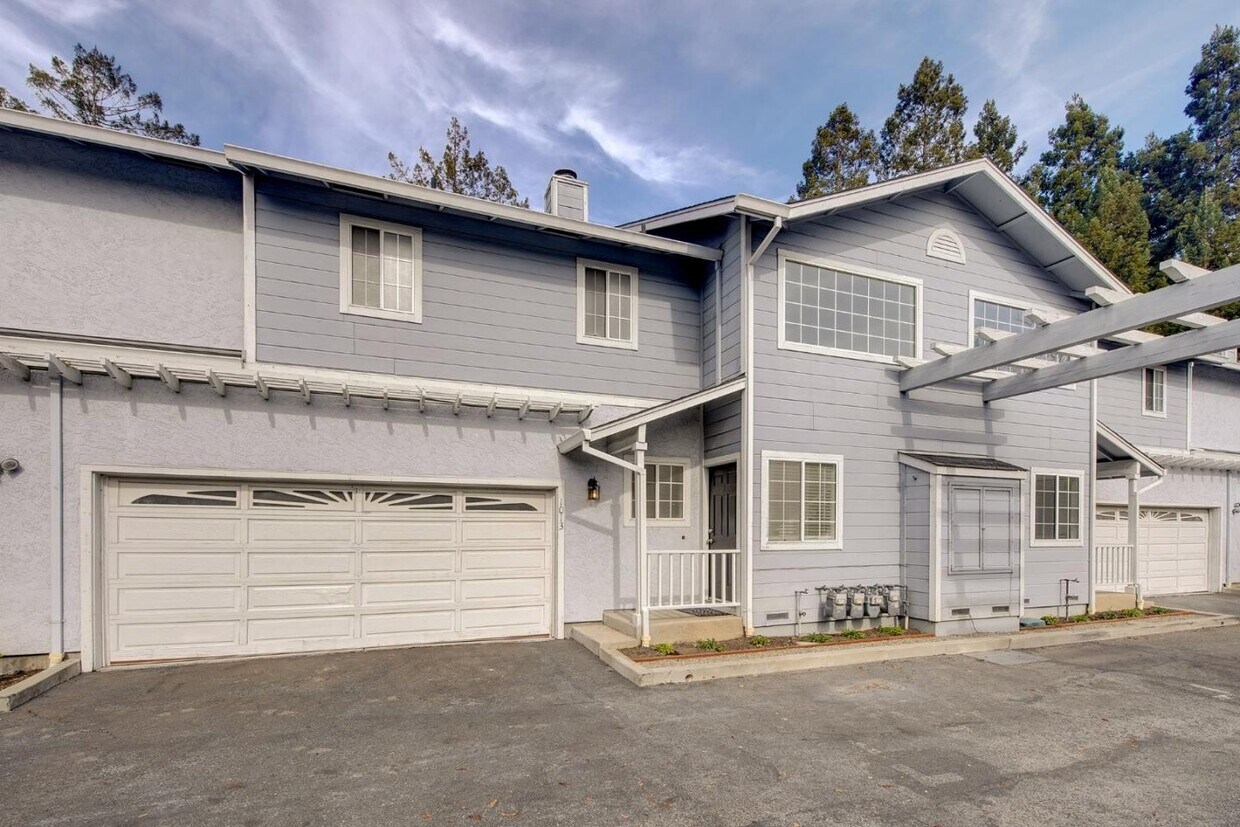Foto principal - 1013 Woodside Rd