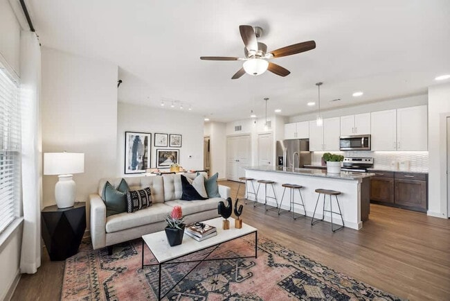 Building Photo - Fidelis Willis