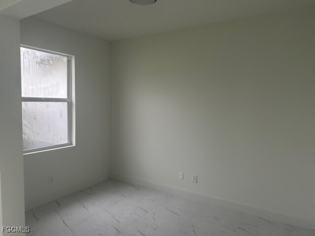 Foto del edificio - 2719 34th St W