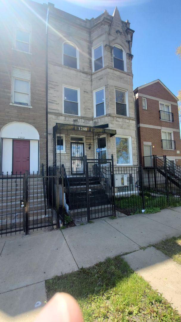 Building Photo - 1248 S Troy St
