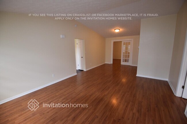 Foto del edificio - 8685 Brackenwood Dr