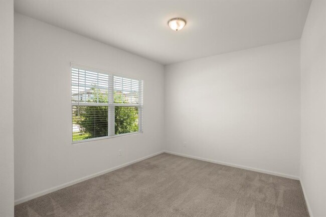 Building Photo - 10137 Pappas Dr