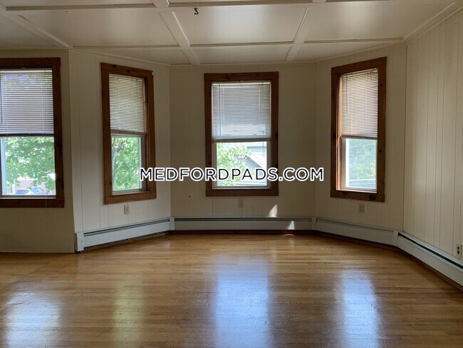 Foto del edificio - 89 College Ave