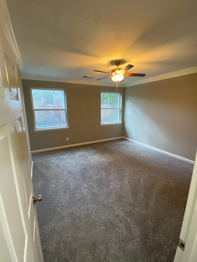 Master bedroom - 15619 Tylermont Dr