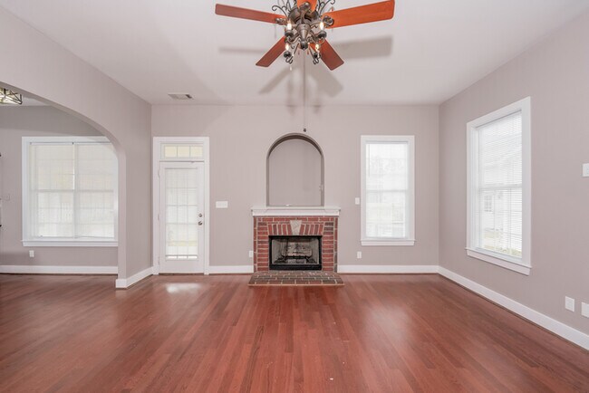 Foto del edificio - 5439 Camellia Ln