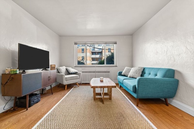 Photo - 5552 Covode St Apartment