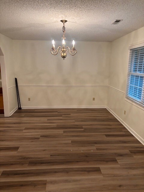 Foto del edificio - 1060 Waterway Dr